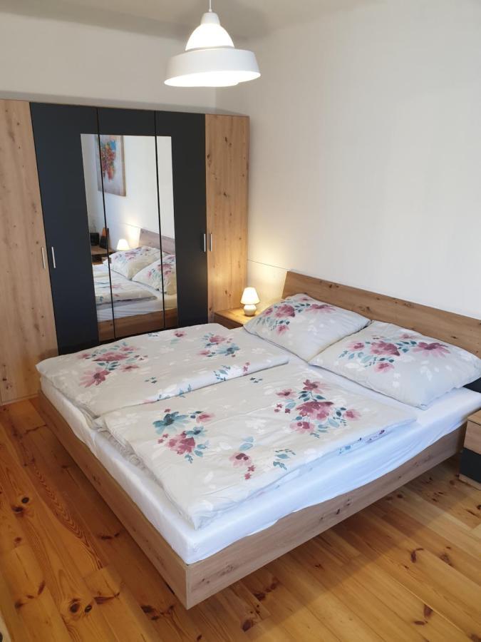 Apartman Central, Self Check In 24 H, Free Parking バンスカー・ビストリツァ エクステリア 写真