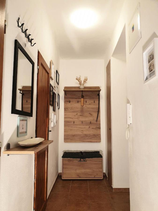 Apartman Central, Self Check In 24 H, Free Parking バンスカー・ビストリツァ エクステリア 写真